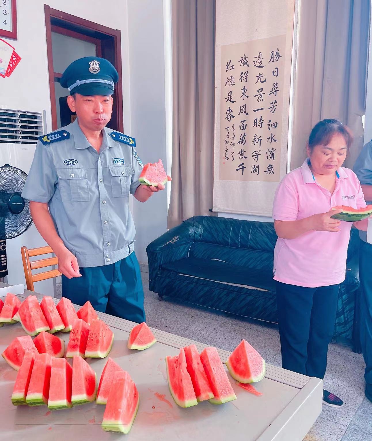 夏日送清涼，關愛暖人心 —— 邦和物業宿州檢察院項目部開展“夏日送清涼”活動