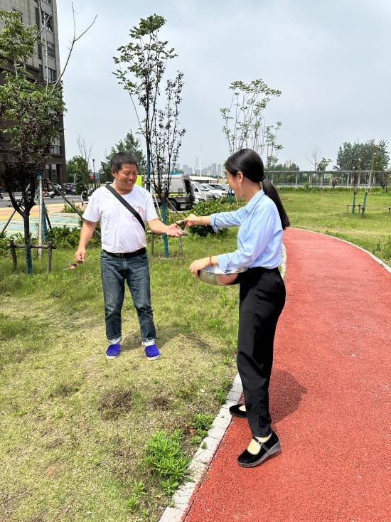 心系業主勤服務，無私奉獻鑄輝煌——巫海艷用熱情與奉獻詮釋物業人的責任與擔當