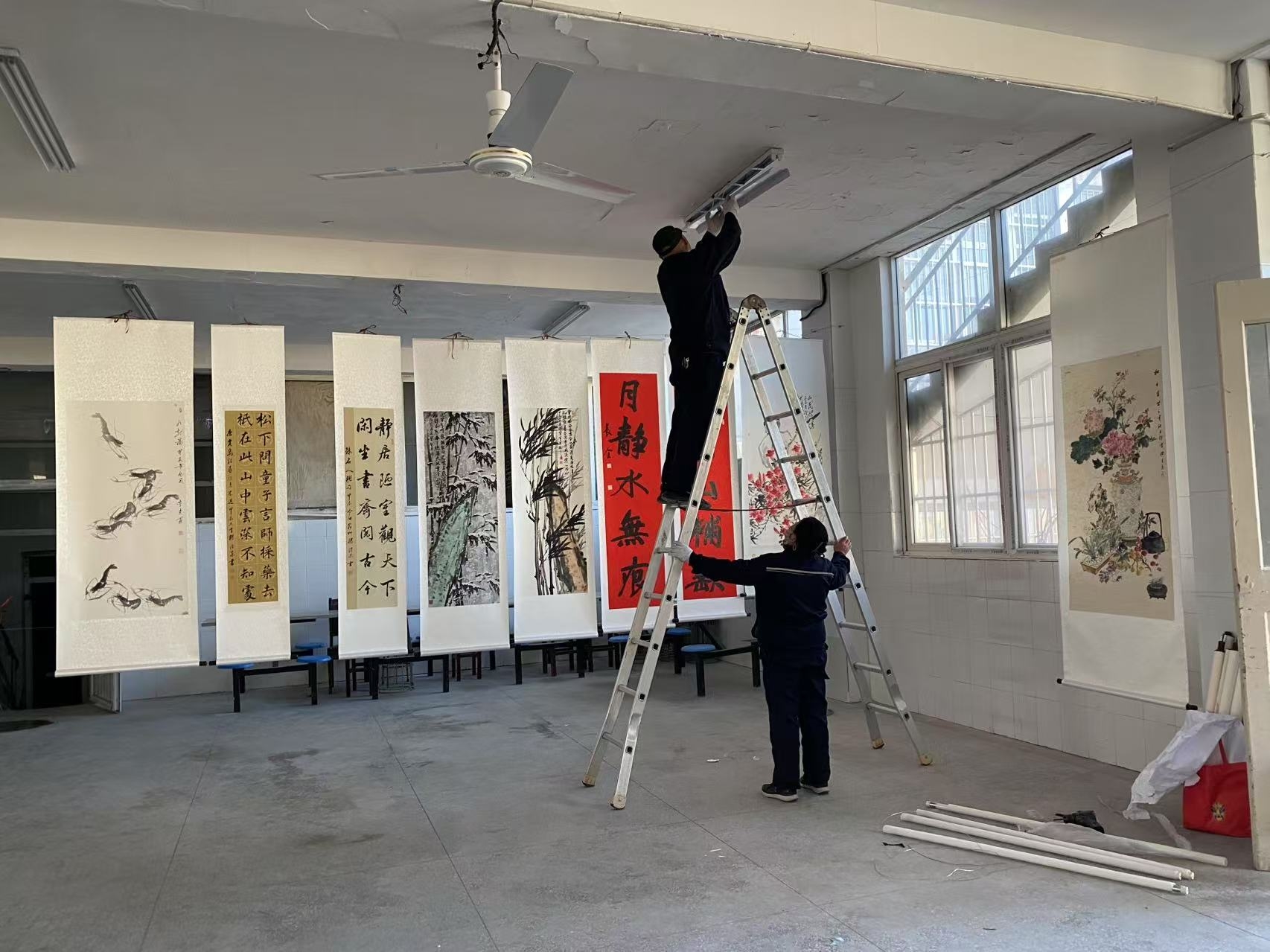 墨舞丹青映風采，邦和物業筑盛展——宿州三中項目部成功助力'墨韻丹青·知聯風采'書畫展后勤保障工作